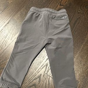 Vineyard vines performance pants